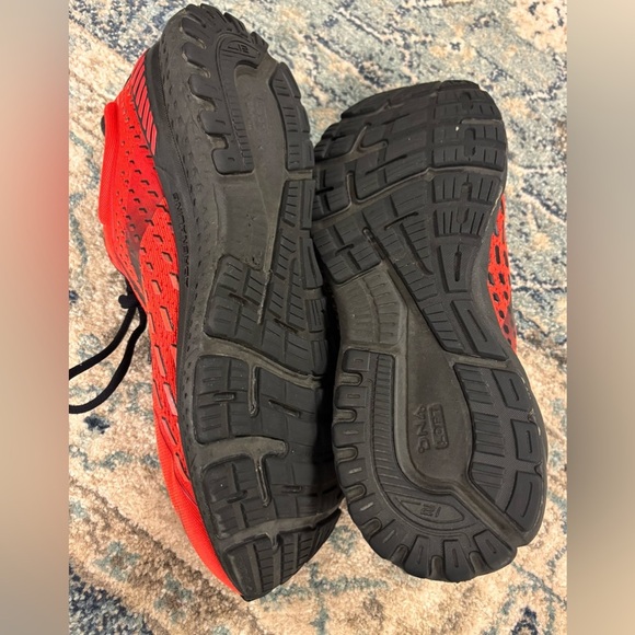 Men's Brooks Adrenaline Red GTS 21, size 12 - Picture 7 of 7